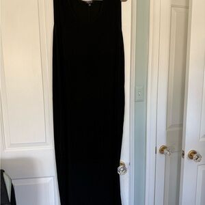 Vikki Vi Sleeveless Maxi Dress